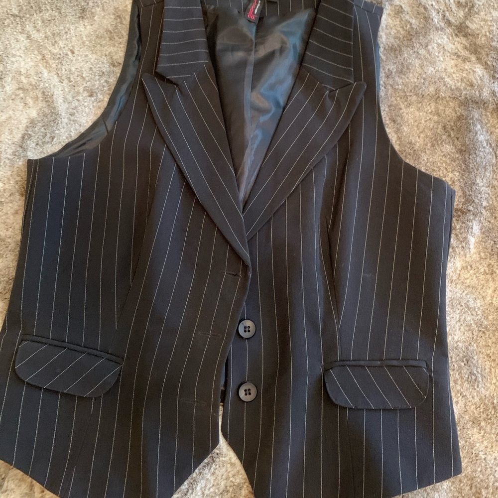 Vest - Picture 2 of 2